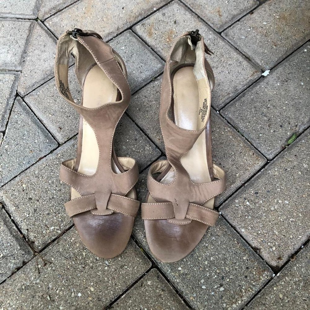 NINE WEST Leather Nude Colored T-Strap Heel-Sandal